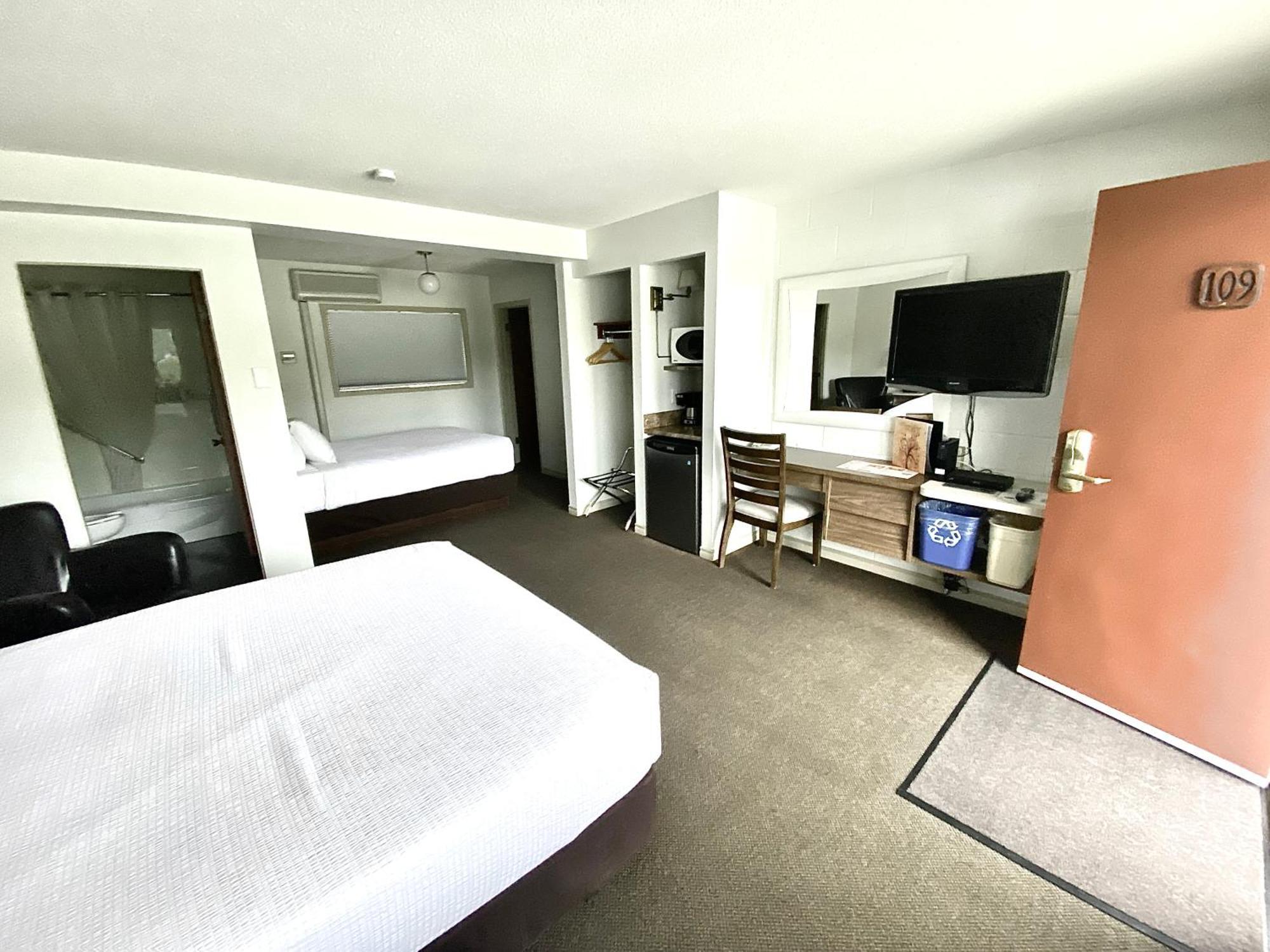 Arbutus Grove Motel Parksville Exterior foto