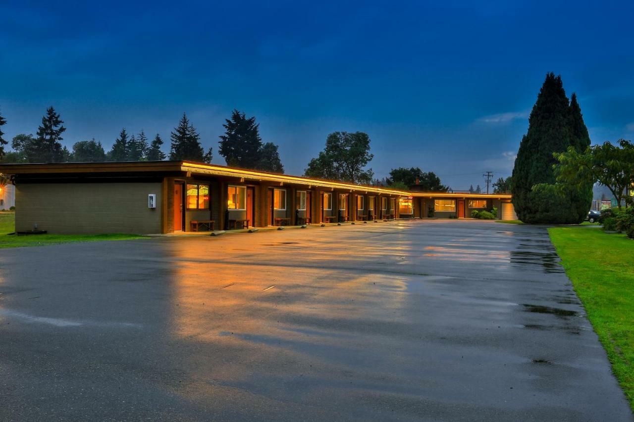 Arbutus Grove Motel Parksville Exterior foto