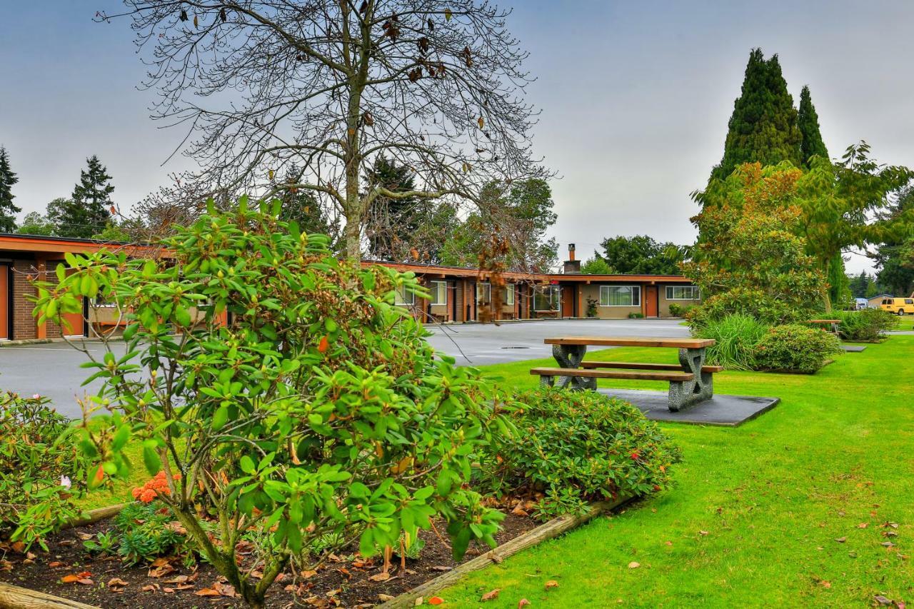 Arbutus Grove Motel Parksville Exterior foto
