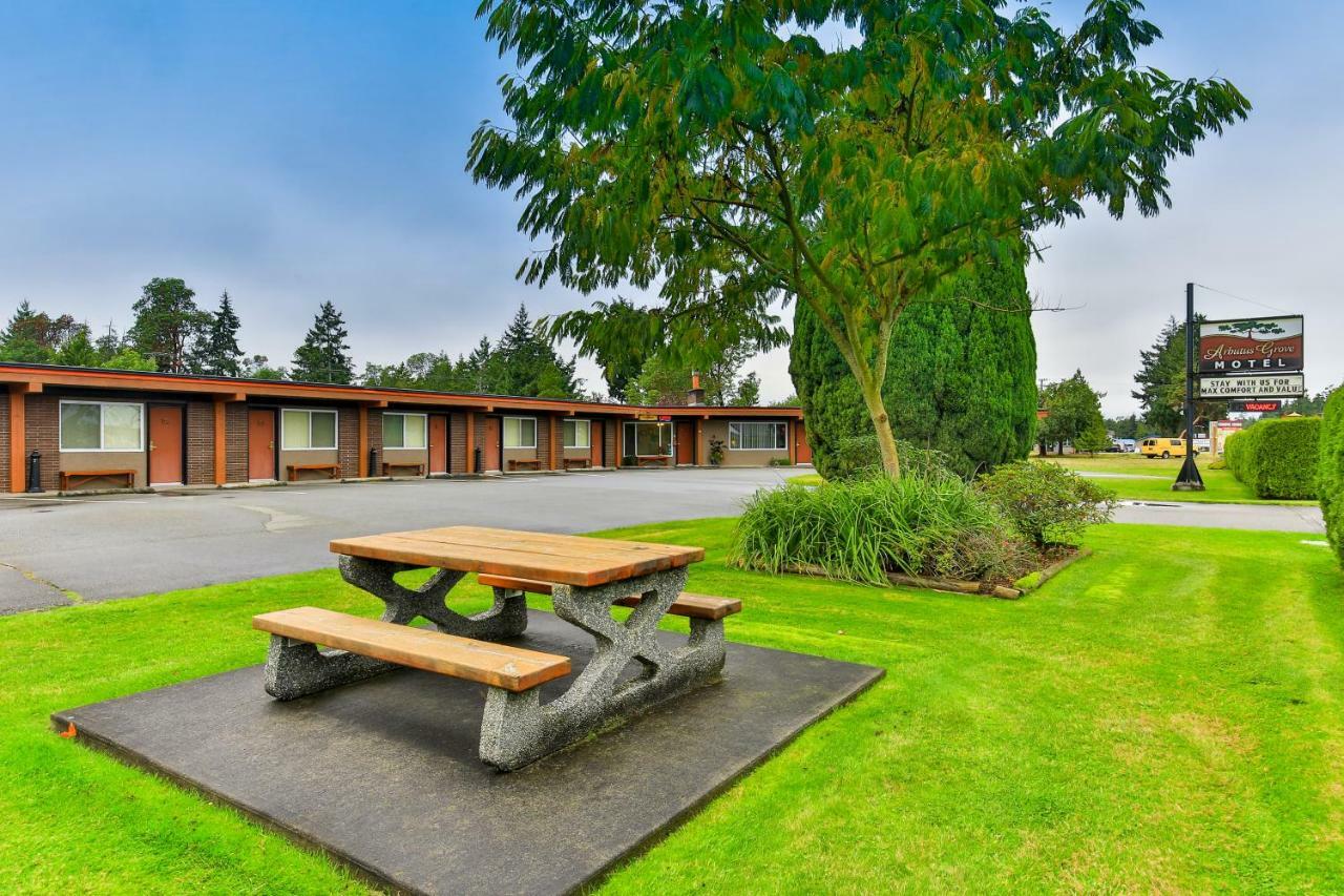 Arbutus Grove Motel Parksville Exterior foto